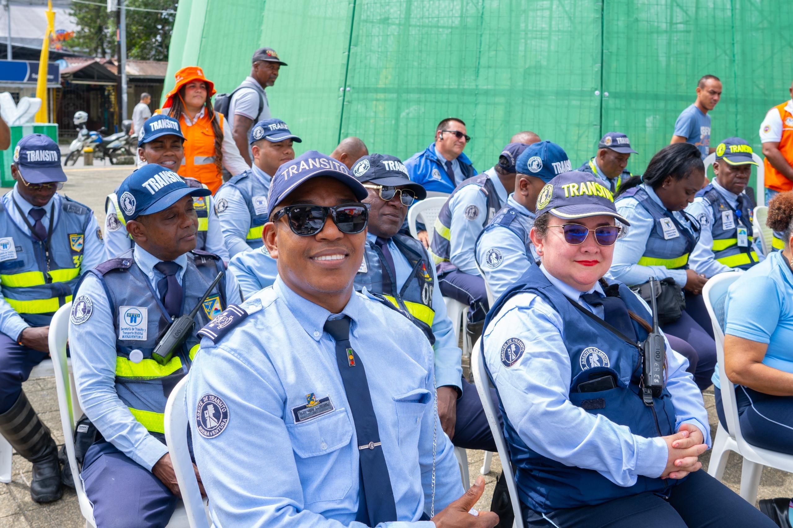 Alcald&iacute;a de Buenaventura fortalece la seguridad vial con entrega de dotaci&oacute;n a los agentes de la secretar&iacute;a de tr&aacute;nsito