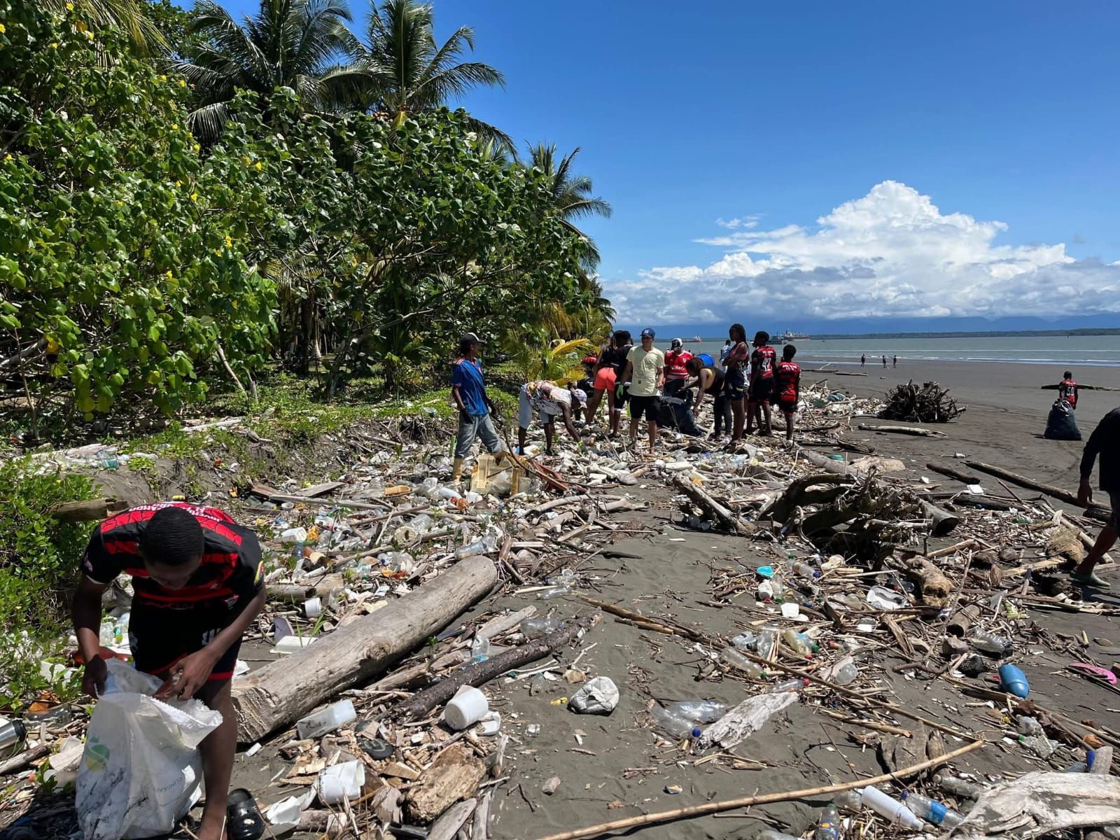 Alcald&iacute;a Distrital de Buenaventura reafirma su compromiso con el territorio a trav&eacute;s de acciones concretas en Baz&aacute;n Bocana