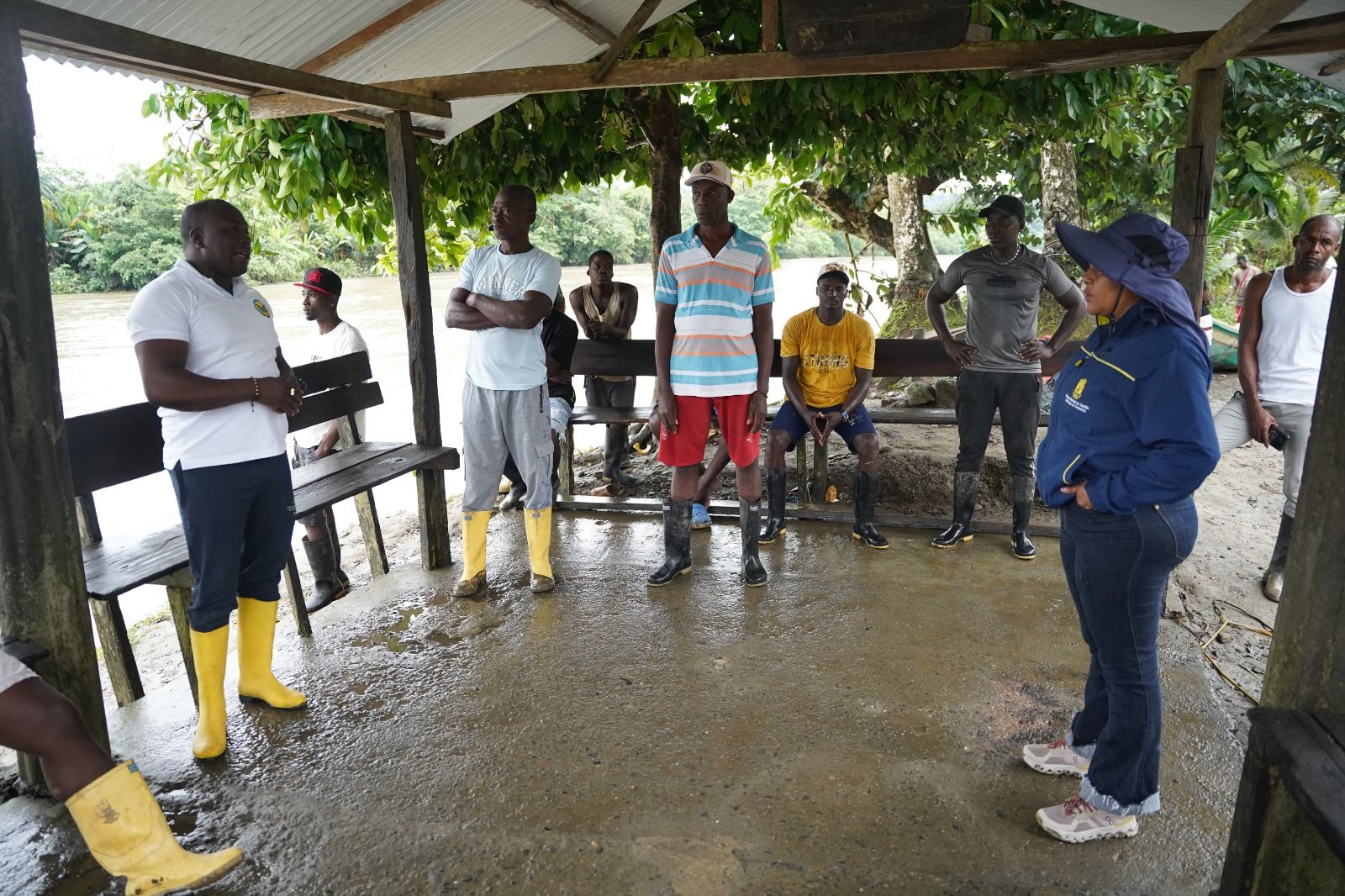 Alcald&iacute;a de Buenaventura lleg&oacute; al r&iacute;o Cajambre con atenci&oacute;n inmediata y ayudas humanitarias