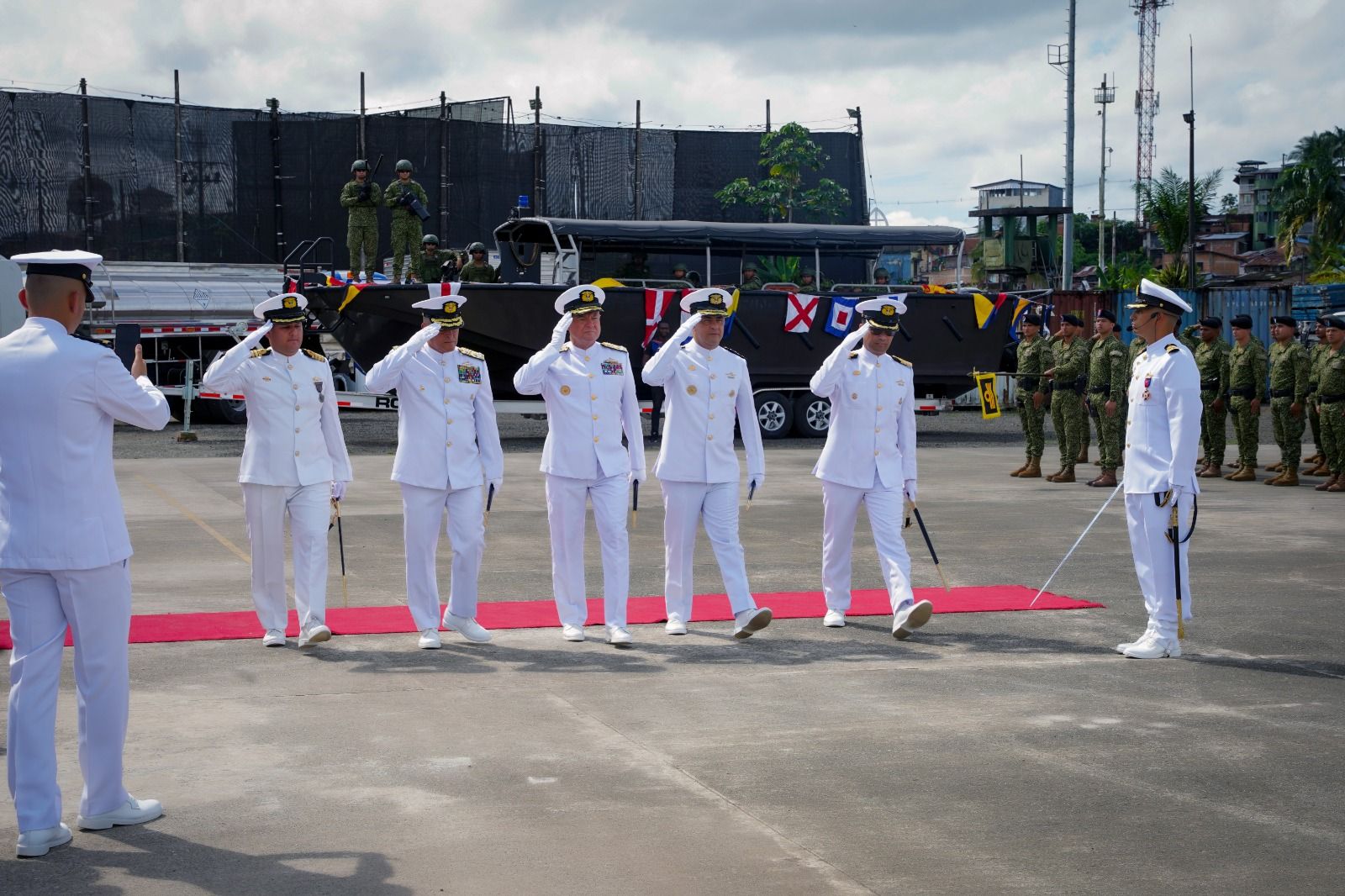 Buenaventura fortalece su liderazgo militar Alcald&iacute;a condecora al comandante saliente y da la bienvenida a un nuevo Brigadier General