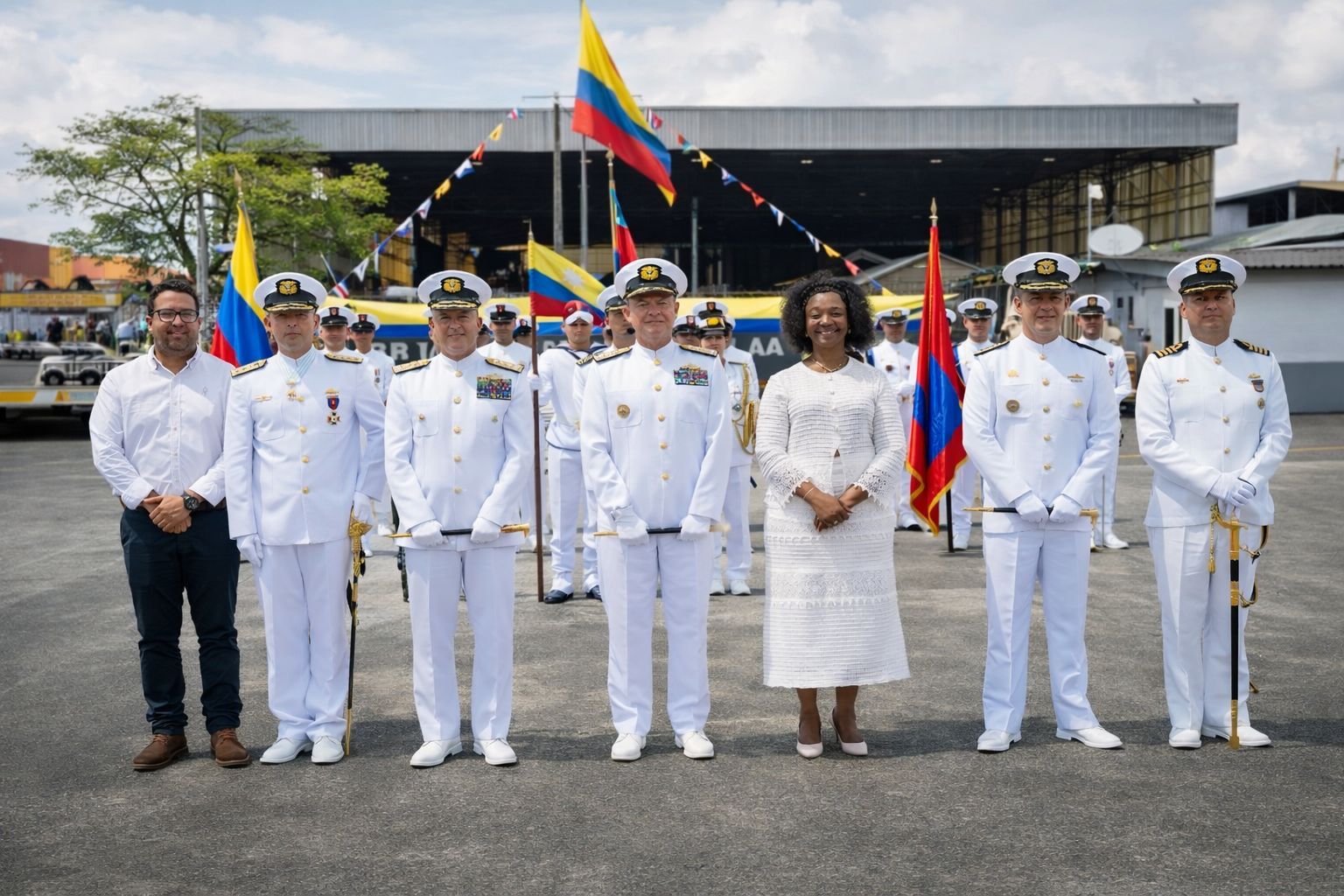 Buenaventura fortalece su liderazgo militar Alcald&iacute;a condecora al comandante saliente y da la bienvenida a un nuevo Brigadier General
