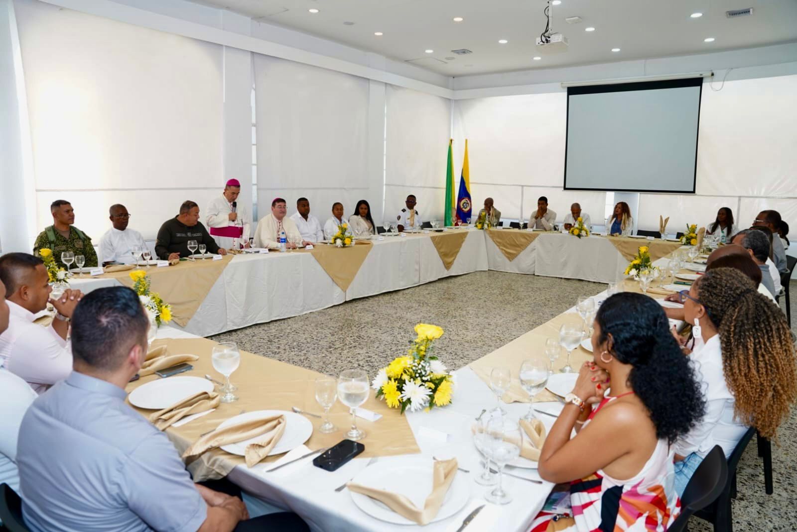 Alcald&iacute;a Distrital de Buenaventura entreg&oacute; la Llave de la Ciudad al Nuncio Apost&oacute;lico en Colombia