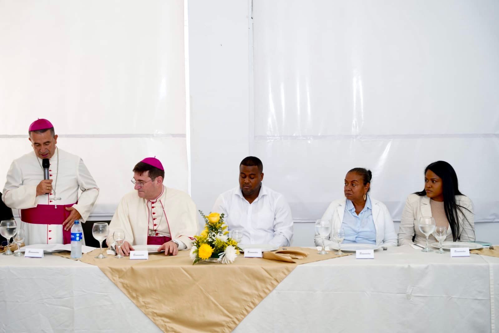 Alcald&iacute;a Distrital de Buenaventura entreg&oacute; la Llave de la Ciudad al Nuncio Apost&oacute;lico en Colombia