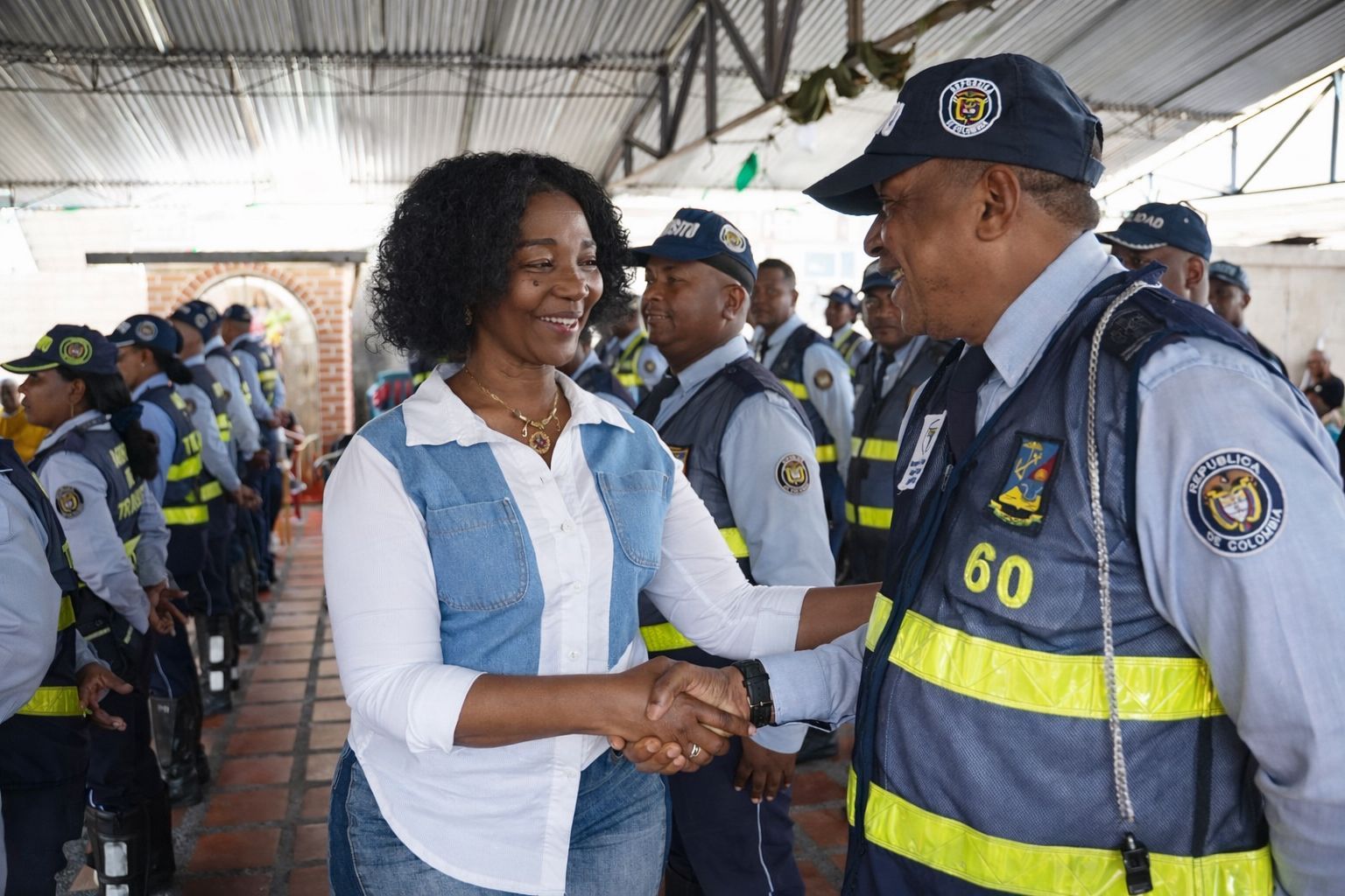 Alcald&iacute;a de Buenaventura equipa su Secretar&iacute;a de Tr&aacute;nsito con veh&iacute;culo funerario, motocicletas y nueva dotaci&oacute;n para sus agentes
