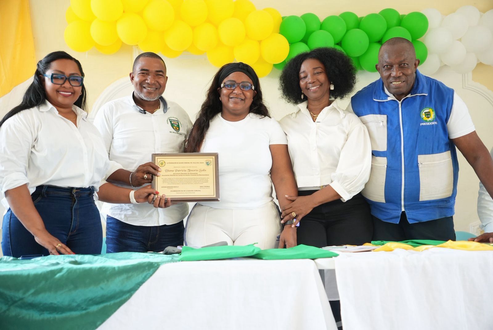 Alcald&iacute;a de Buenaventura reafirma su compromiso con la acci&oacute;n comunal en jornada de reconocimiento