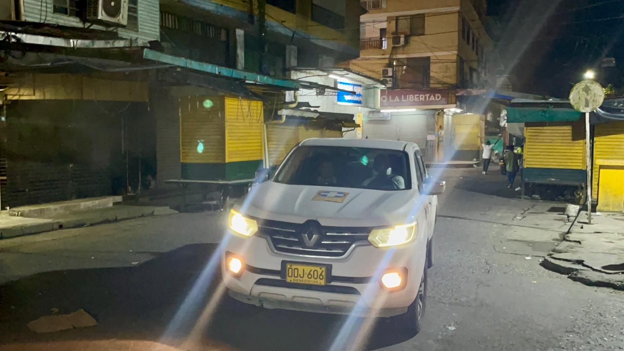 Distrito despliega fumigaci&oacute;n en Comuna 1 para frenar el dengue, respuesta a petici&oacute;n ciudadana