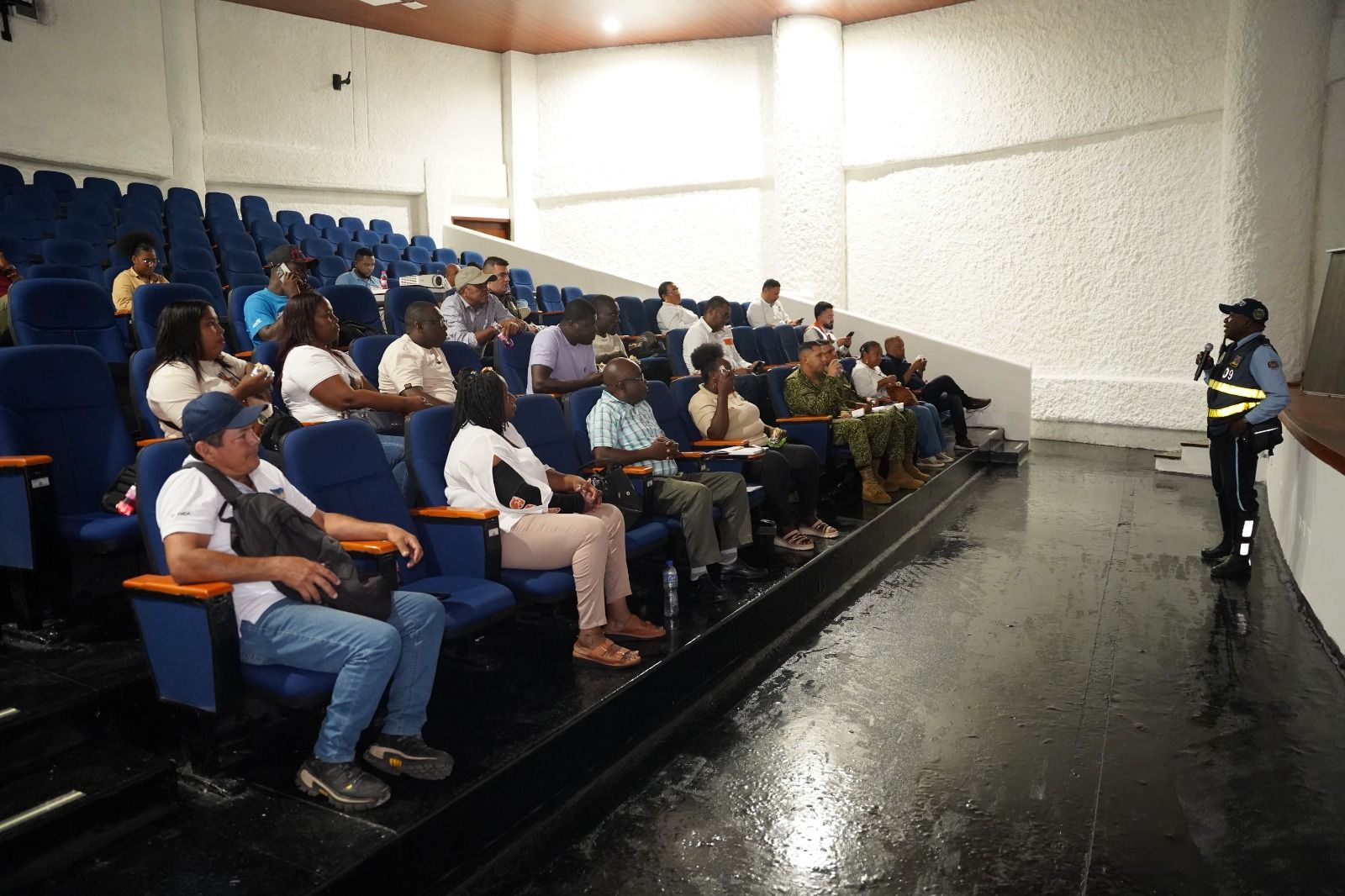 Alcald&iacute;a Distrital de Buenaventura fortalece articulaci&oacute;n institucional con el Consejo Comunitario del Alto y Medio R&iacute;o Dagua