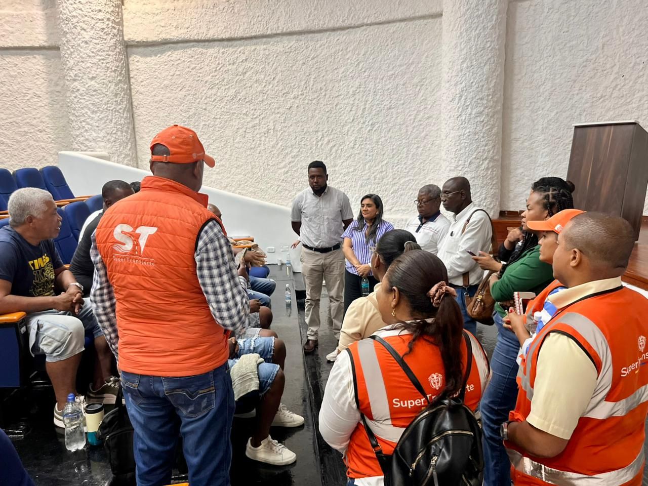 Alcald&iacute;a de Buenaventura acuerda con taxistas socializar estudio para ajuste de tarifas