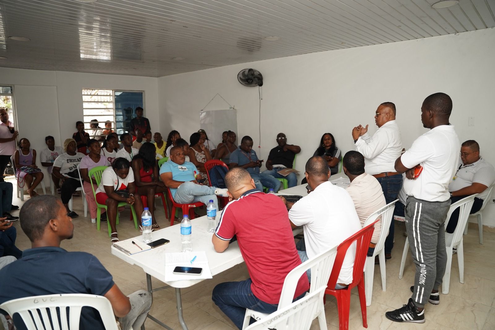 Secretar&iacute;a de Etnoeducaci&oacute;n lleg&oacute; acuerdos con comunidad del barrio Alberto Lleras