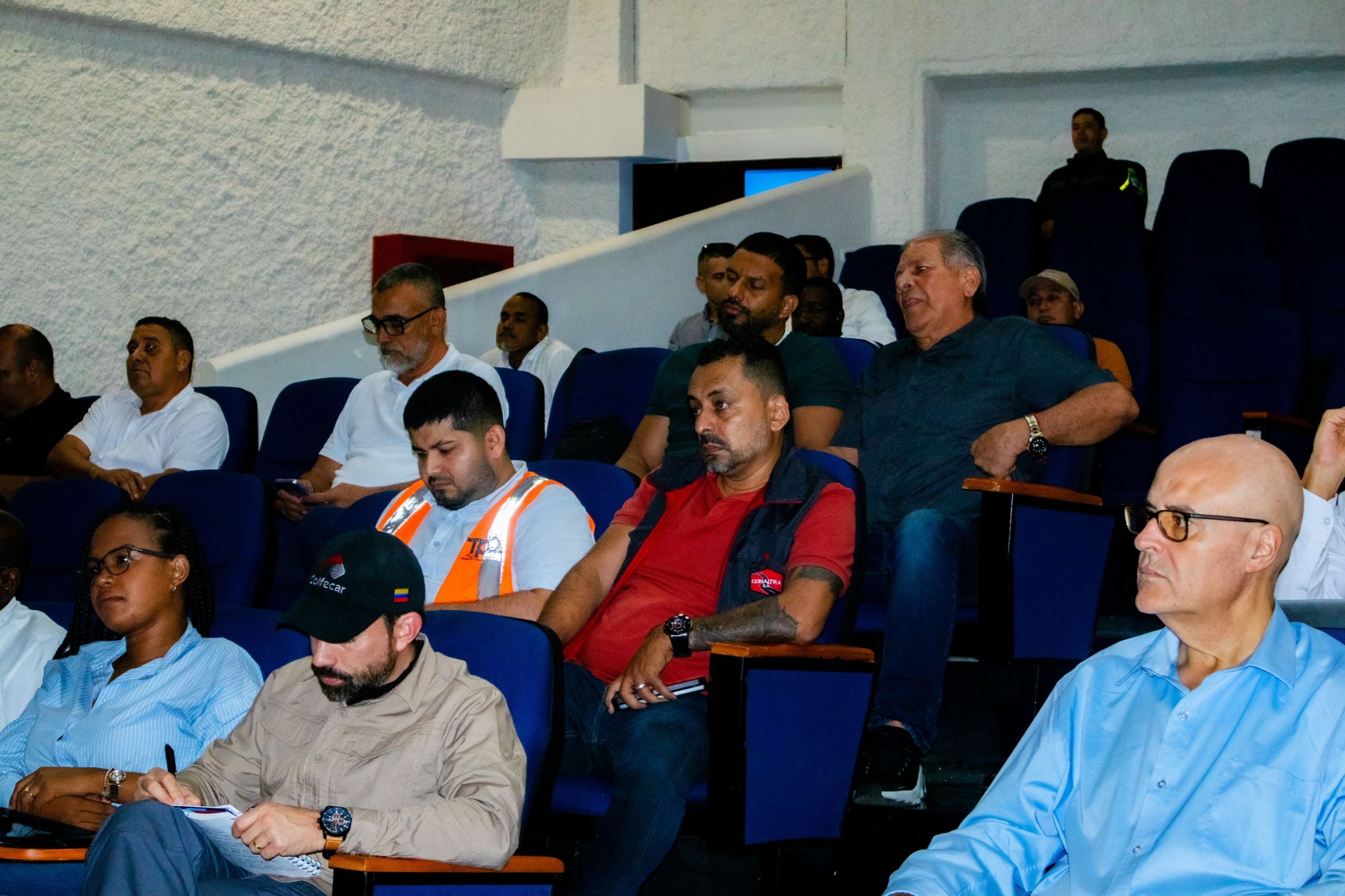 Avanzan mesas t&eacute;cnicas para mejorar la movilidad y log&iacute;stica en Buenaventura.