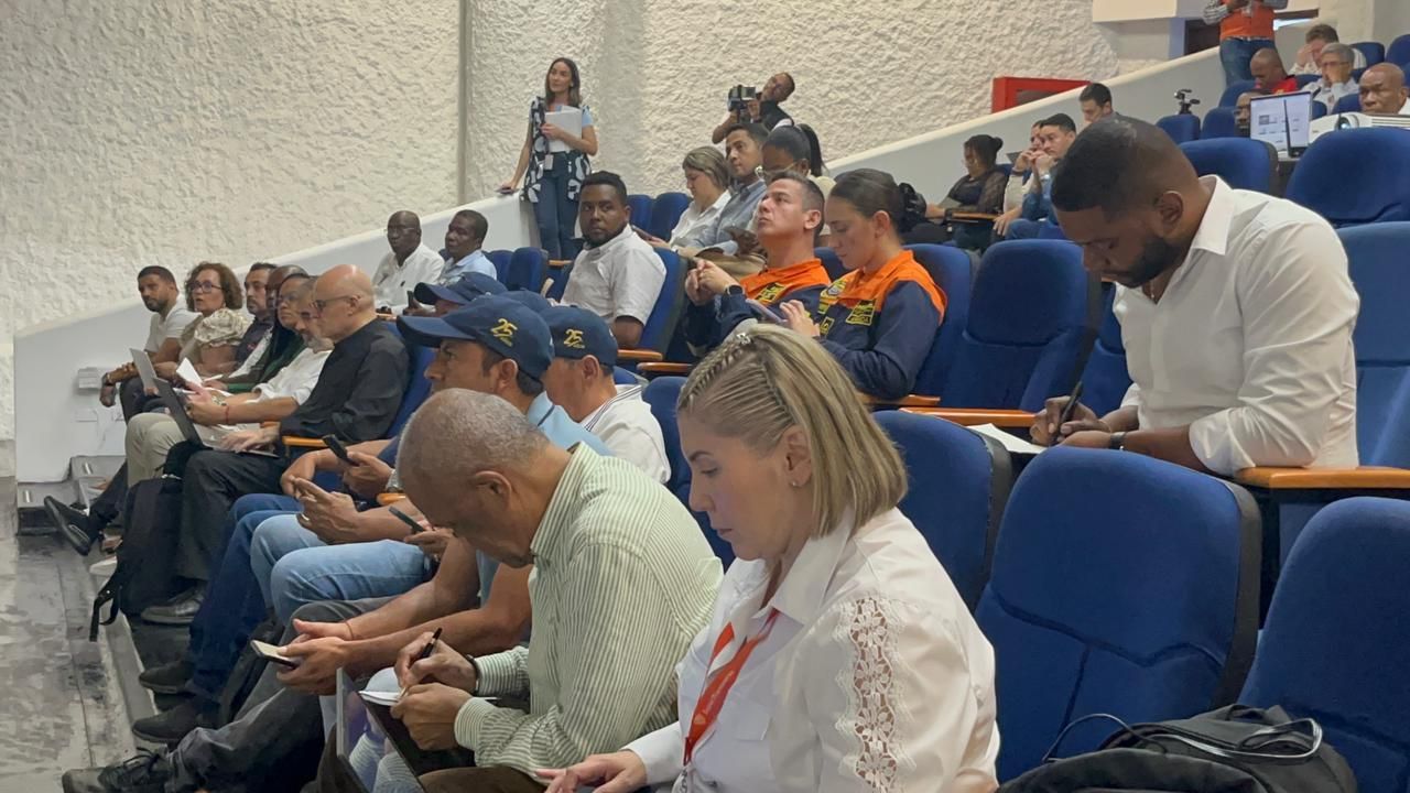 Gobierno Nacional instala mesa de trabajo para mejorar log&iacute;stica, movilidad y seguridad en Buenaventura