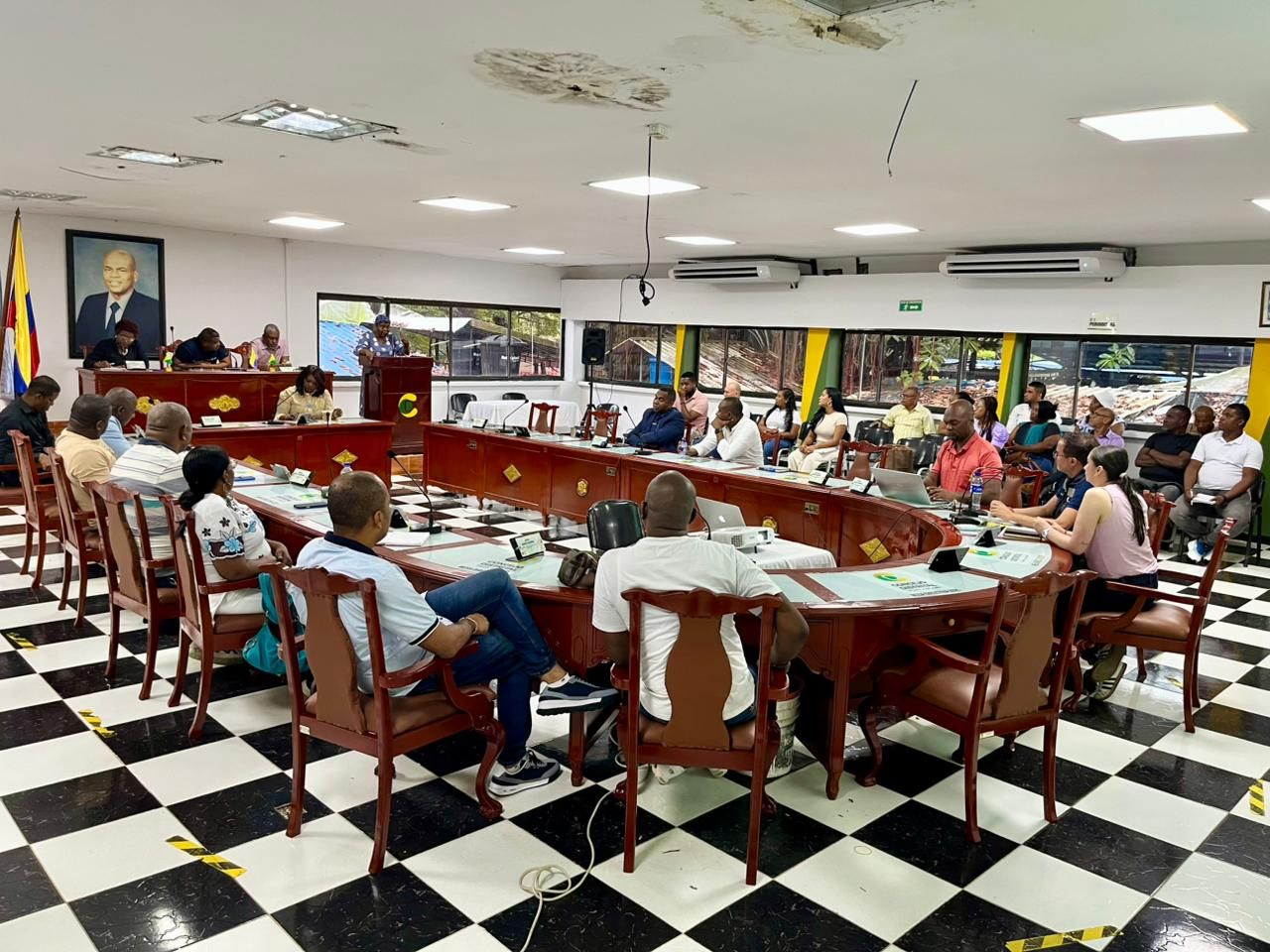 Proyecto Nuevo ERON abre di&aacute;logo clave en Buenaventura: comunidad y autoridades analizan viabilidad e impactos del establecimiento penitenciario