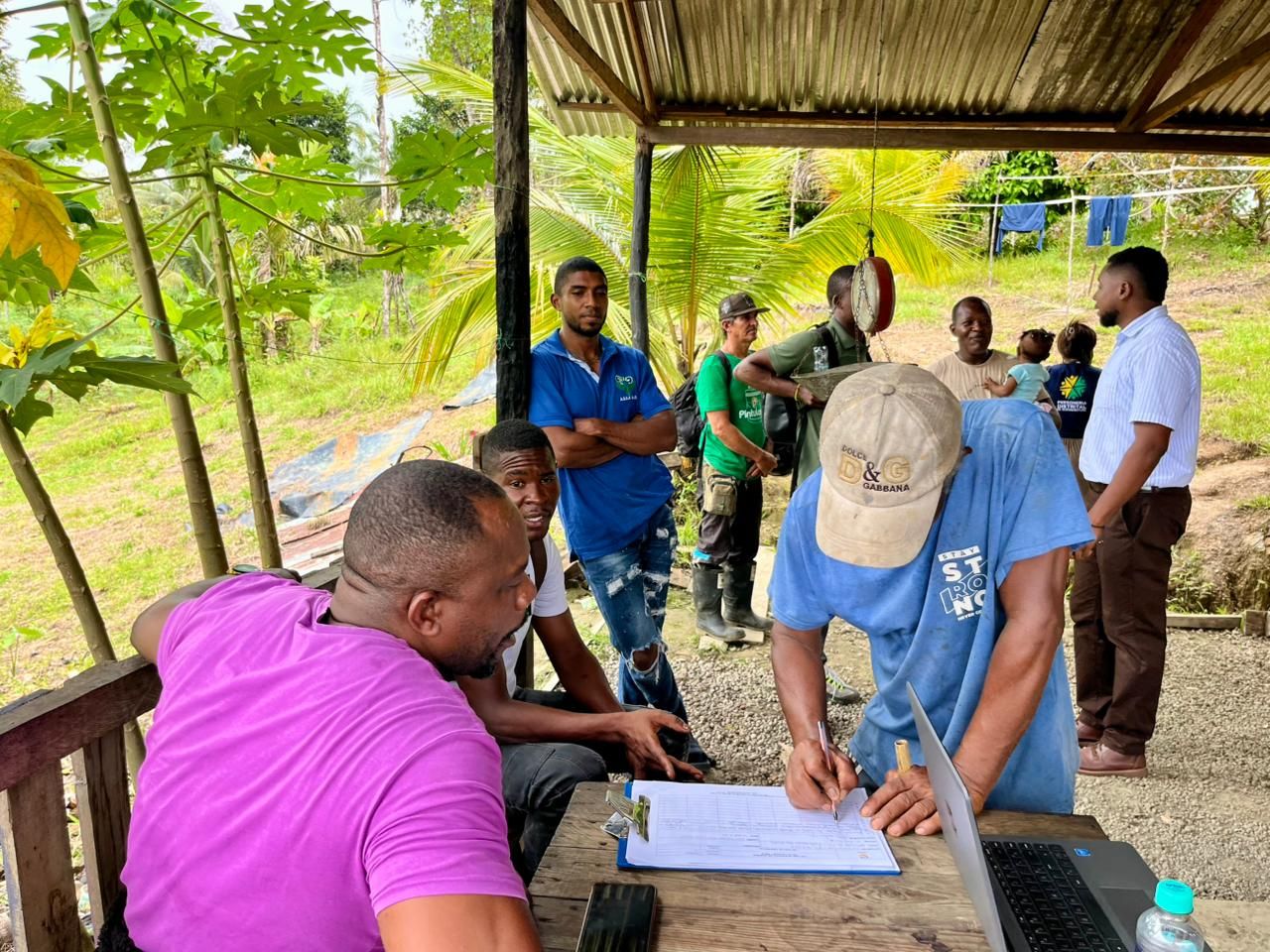    Alcald&iacute;a de Buenaventura lidera di&aacute;logo que permite acuerdos y normalizaci&oacute;n del tr&aacute;nsito en v&iacute;a hacia Aguadulce