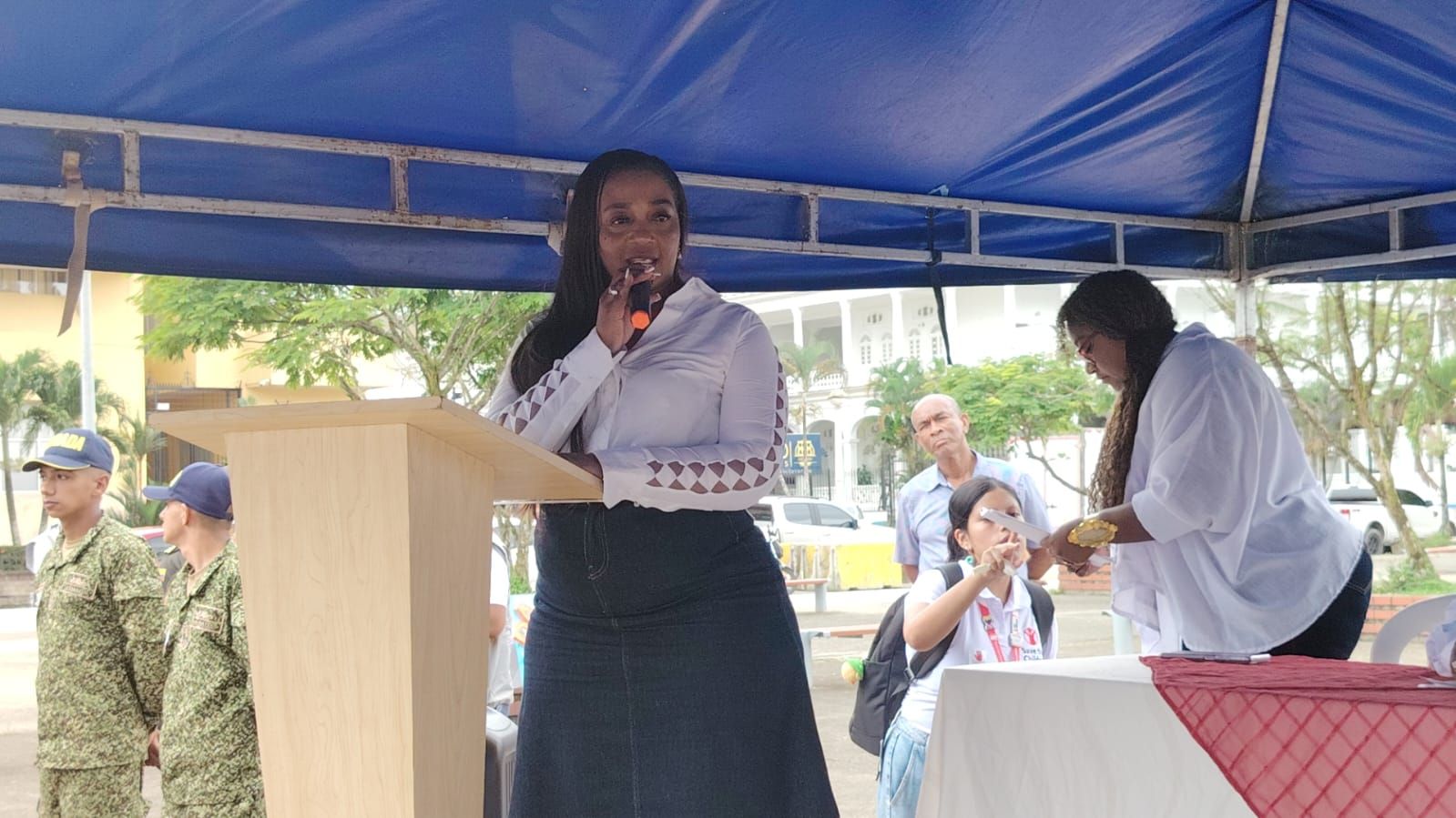 Buenaventura conmemor&oacute; el D&iacute;a Internacional de las Manos Rojas y reiter&oacute; el rechazo a la vinculaci&oacute;n de menores en el conflicto armado