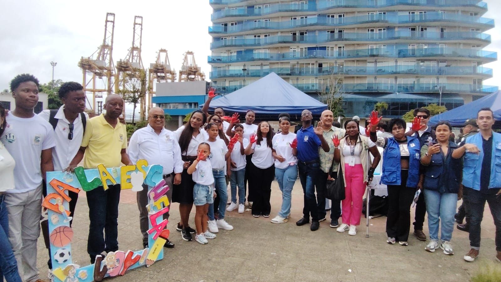 Buenaventura conmemor&oacute; el D&iacute;a Internacional de las Manos Rojas y reiter&oacute; el rechazo a la vinculaci&oacute;n de menores en el conflicto armado