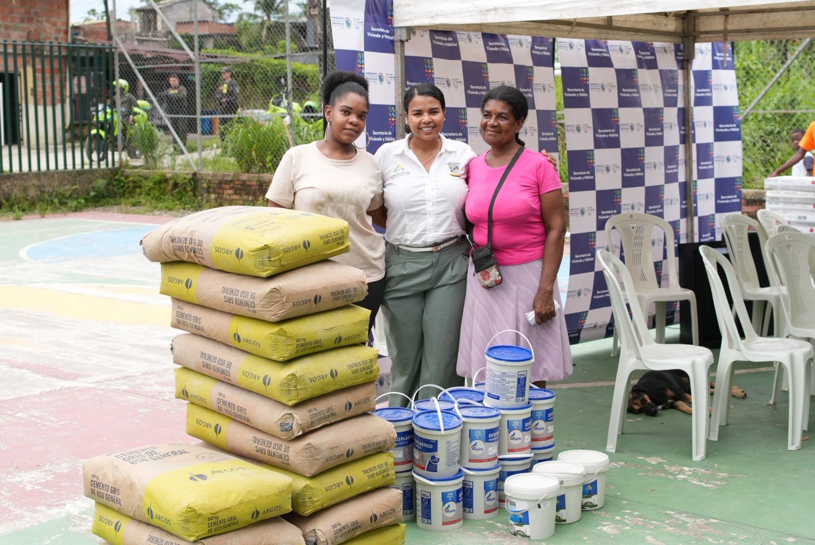 Gobernaci&oacute;n del Valle y Alcald&iacute;a de Buenaventura avanzan en mejoramientos de vivienda por autoconstrucci&oacute;n