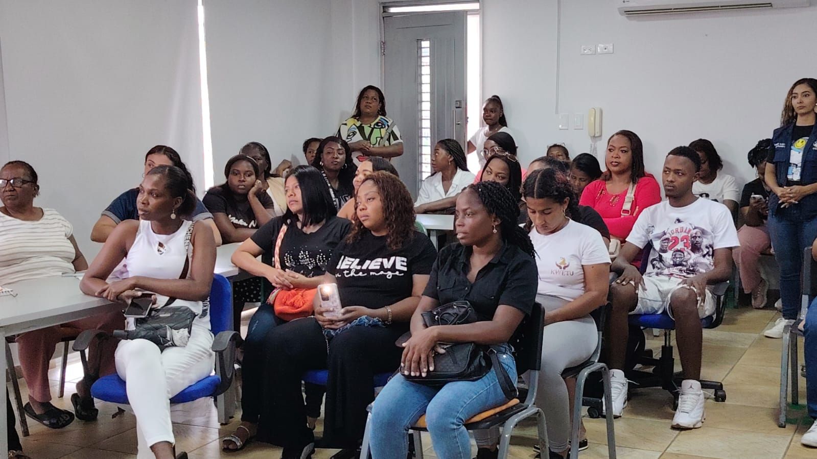 La Secretar&iacute;a de Convivencia para la Sociedad Civil y el Servicio Nacional de Aprendizaje (SENA) realizan capacitaci&oacute;n a emprendedores de Buenaventura