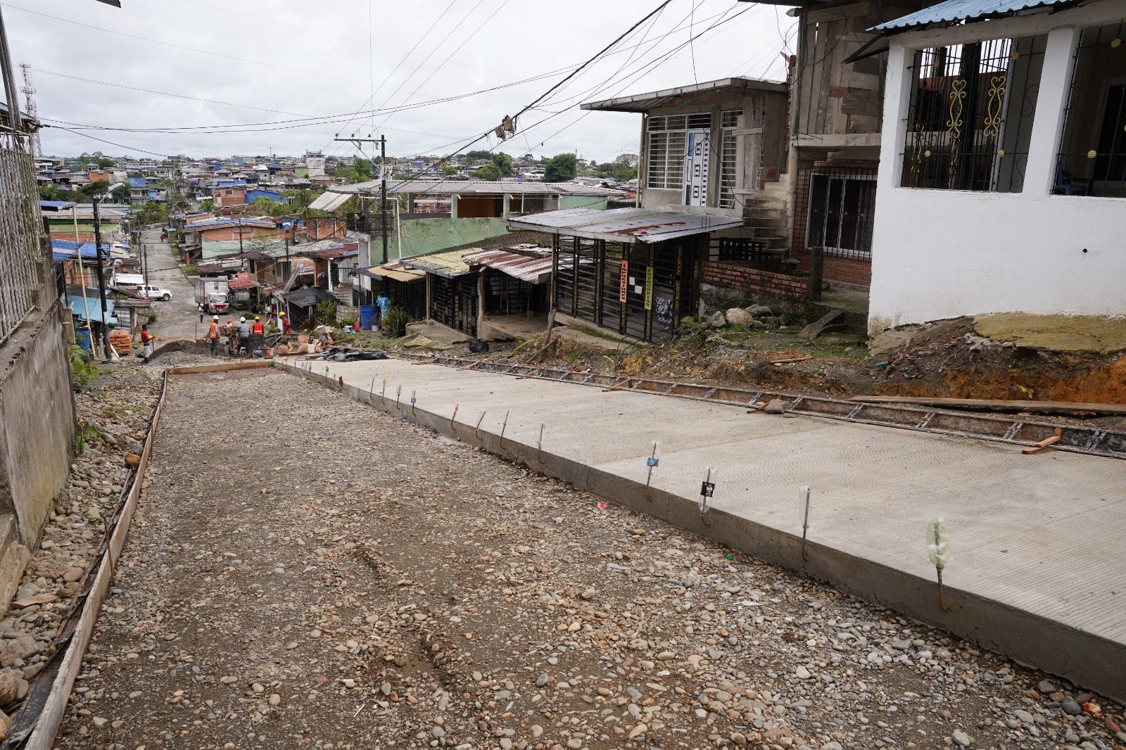 Alcald&iacute;a de Buenaventura transforma barrios con obras viales que mejoran la calidad de vida