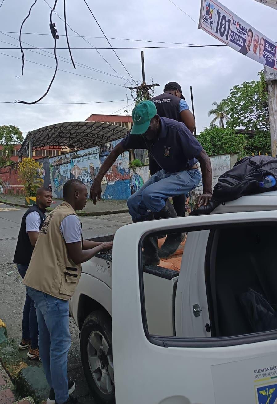En aras de la transparencia Distrito retira publicidad pol&iacute;tica en zonas no autorizadas