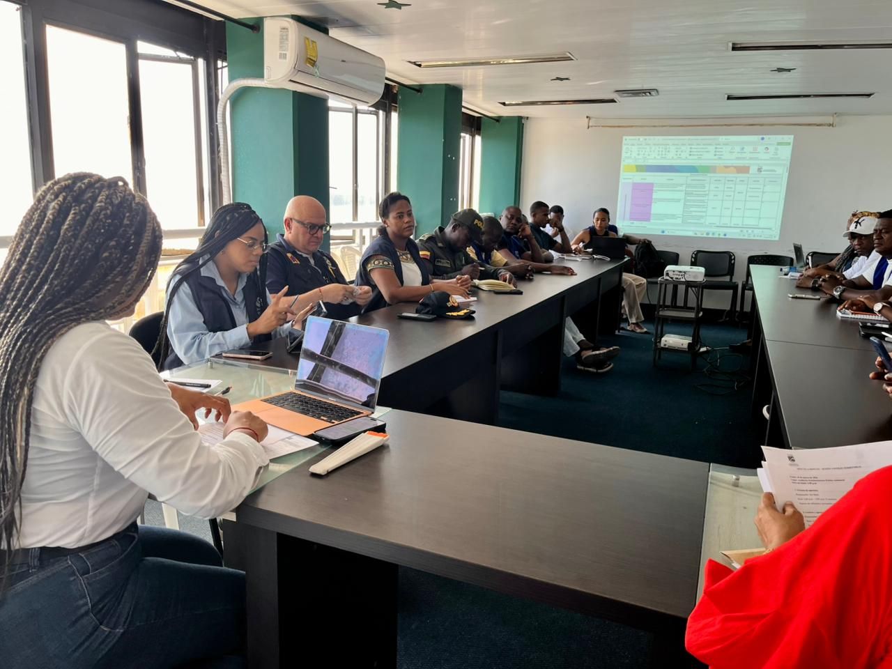 Alcaldesa de Buenaventura lidera importantes avances en la construcci&oacute;n de paz