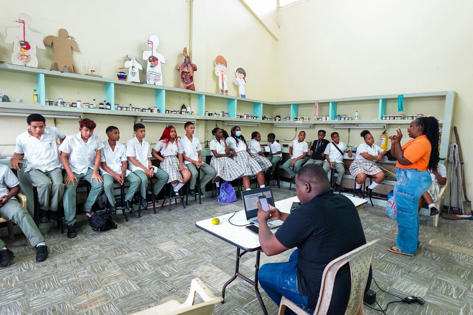 Estudiantes de Buenaventura fortalecen su cultura ambiental y aprendizaje en el manejo de residuos s&oacute;lidos
