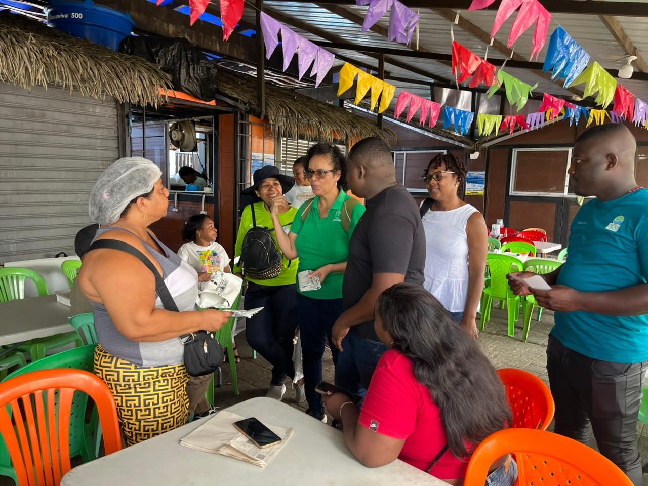 Buenaventura le apuesta al reciclaje: jornada en el Malec&oacute;n vincula a comerciantes y recicladores