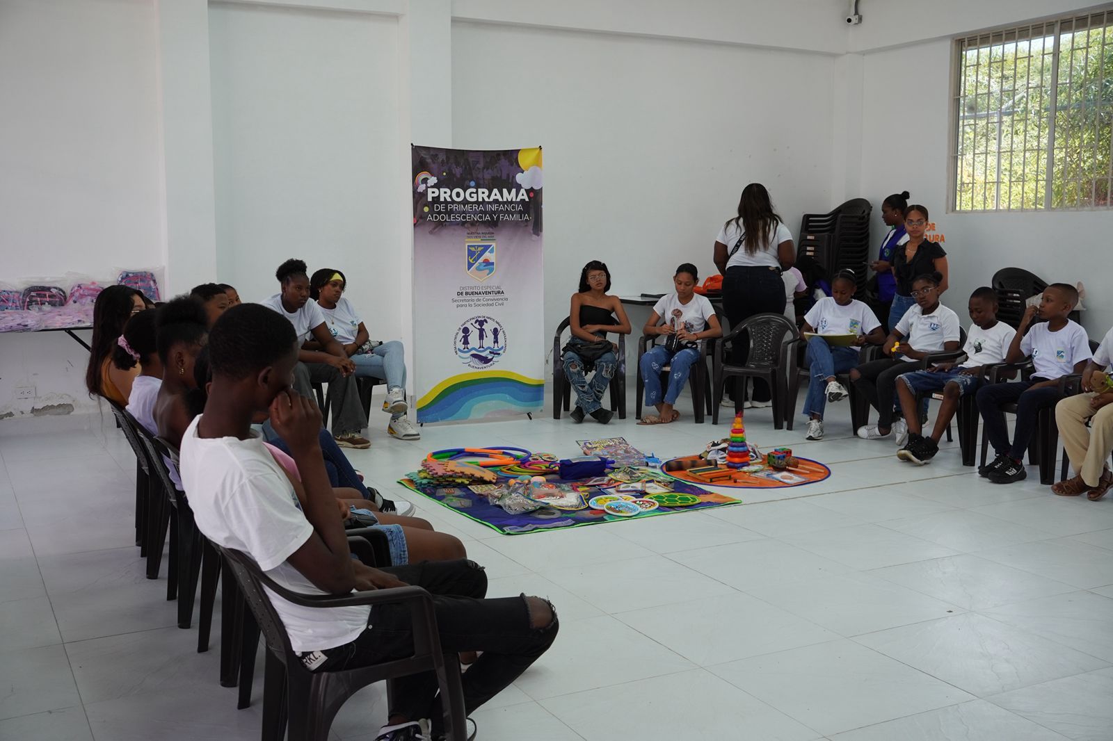 Alcald&iacute;a de Buenaventura fortalece la participaci&oacute;n de ni&ntilde;os, ni&ntilde;as y adolescentes en la primera sesi&oacute;n de la Mesa Distrital 2026