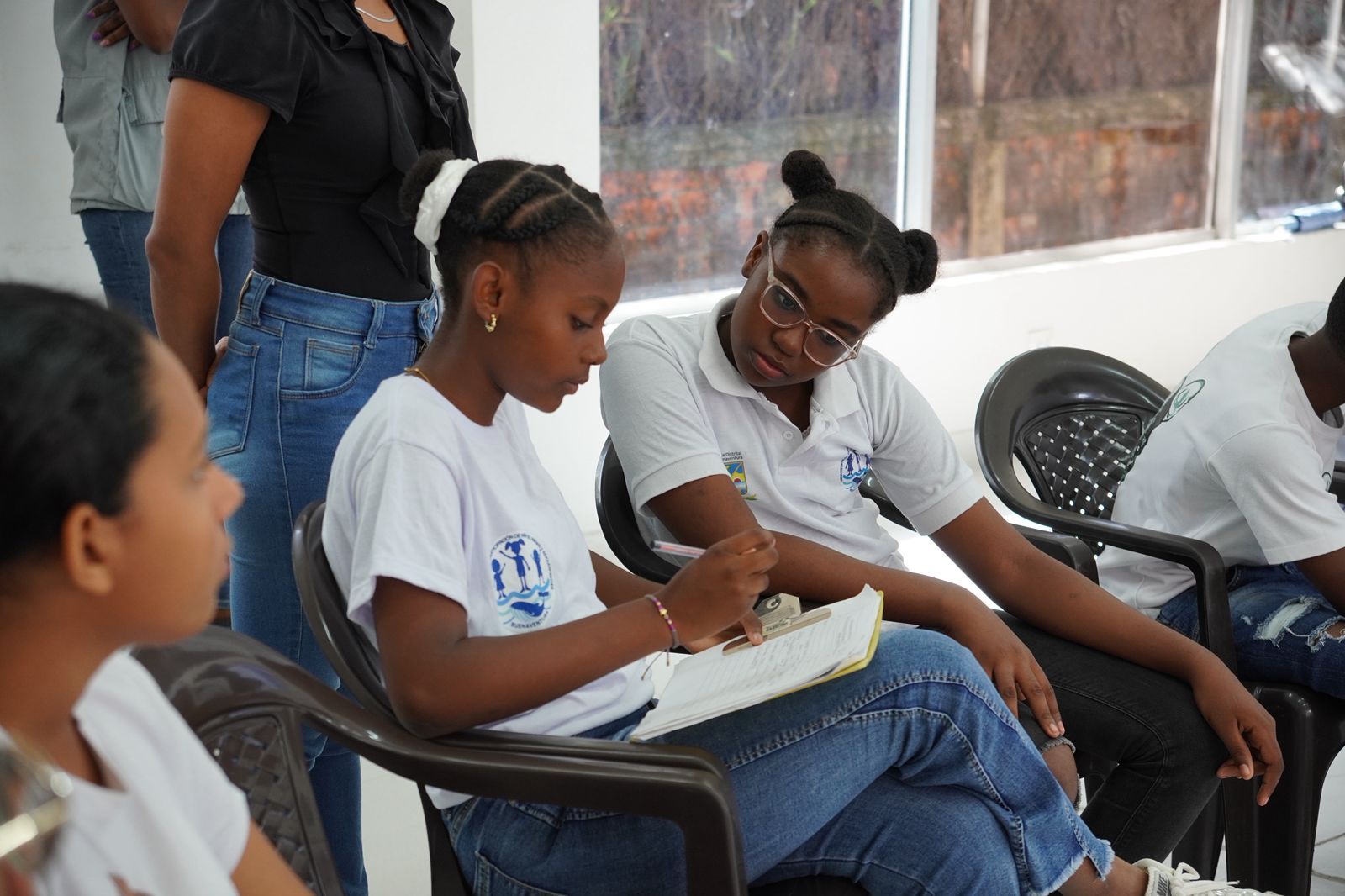 Alcald&iacute;a de Buenaventura fortalece la participaci&oacute;n de ni&ntilde;os, ni&ntilde;as y adolescentes en la primera sesi&oacute;n de la Mesa Distrital 2026