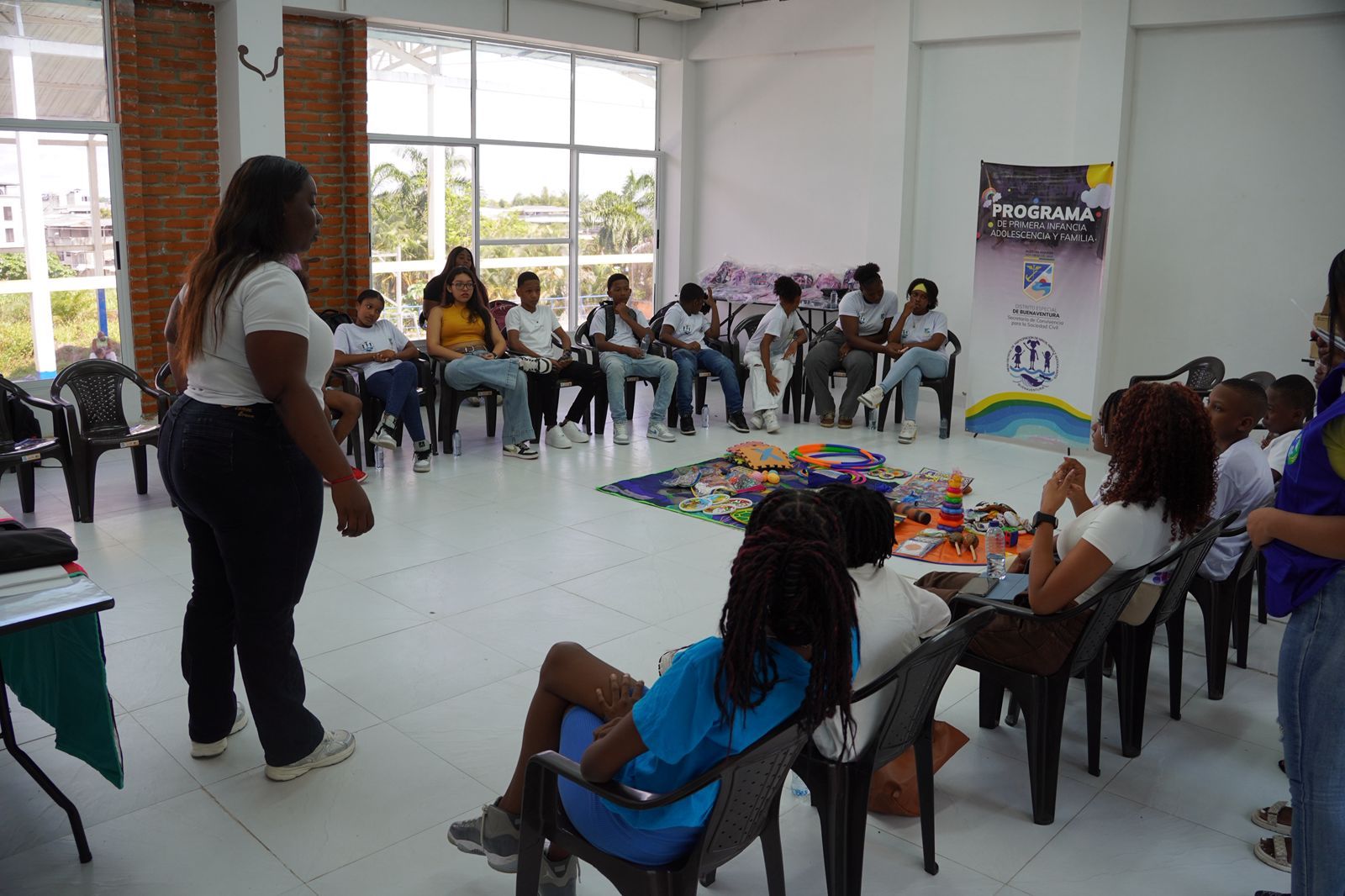 Alcald&iacute;a de Buenaventura fortalece la participaci&oacute;n de ni&ntilde;os, ni&ntilde;as y adolescentes en la primera sesi&oacute;n de la Mesa Distrital 2026