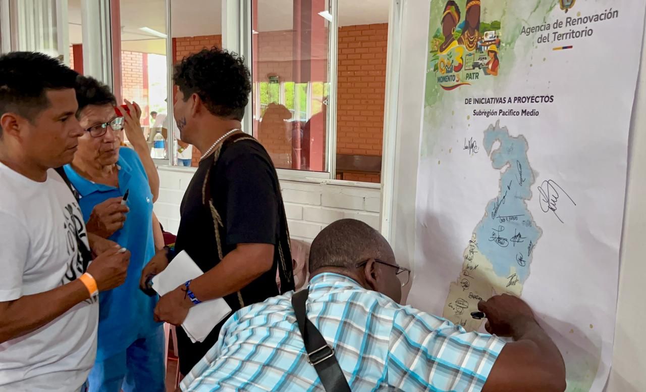 Liderazgo comunitario e institucionalidad impulsan la actualizaci&oacute;n de los planes de desarrollo en el Pac&iacute;fico Medio.