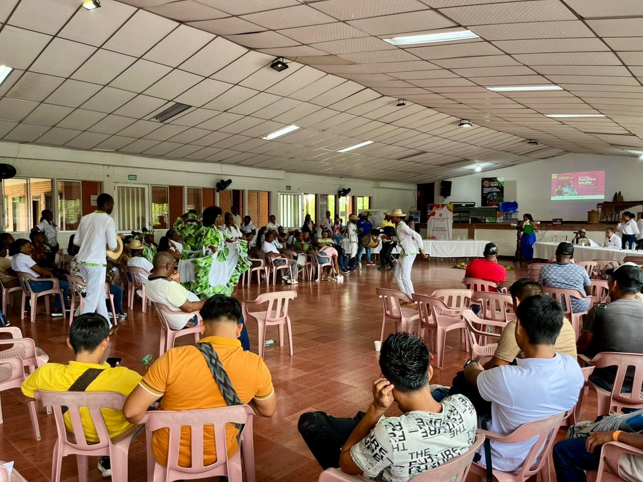 Liderazgo comunitario e institucionalidad impulsan la actualizaci&oacute;n de los planes de desarrollo en el Pac&iacute;fico Medio.