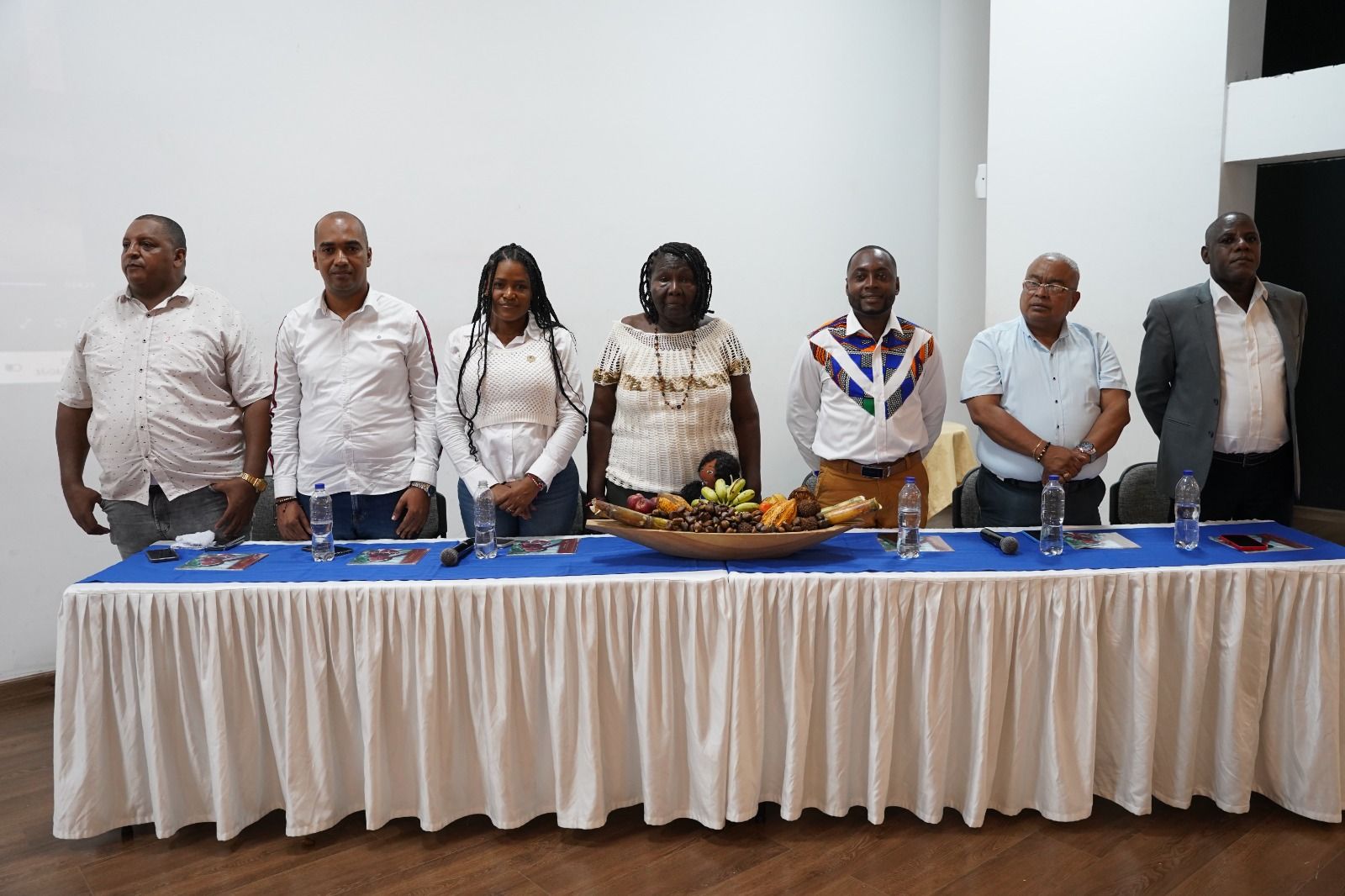 Alcald&iacute;a Distrital entreg&oacute; Medalla al M&eacute;rito Roberto Lozano Batalla a la escritora y poeta Mary Grueso Romero y cerr&oacute; con broche de oro la Semana del Arte y la Literatura 2026