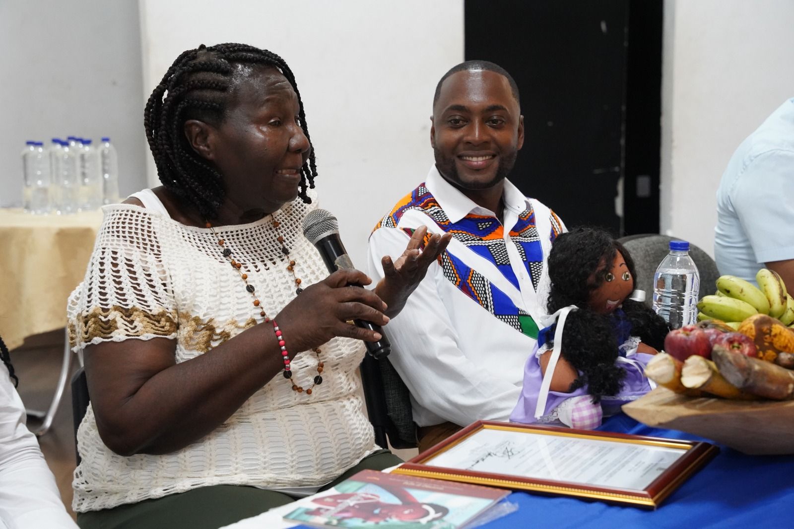 Alcald&iacute;a Distrital entreg&oacute; Medalla al M&eacute;rito Roberto Lozano Batalla a la escritora y poeta Mary Grueso Romero y cerr&oacute; con broche de oro la Semana del Arte y la Literatura 2026