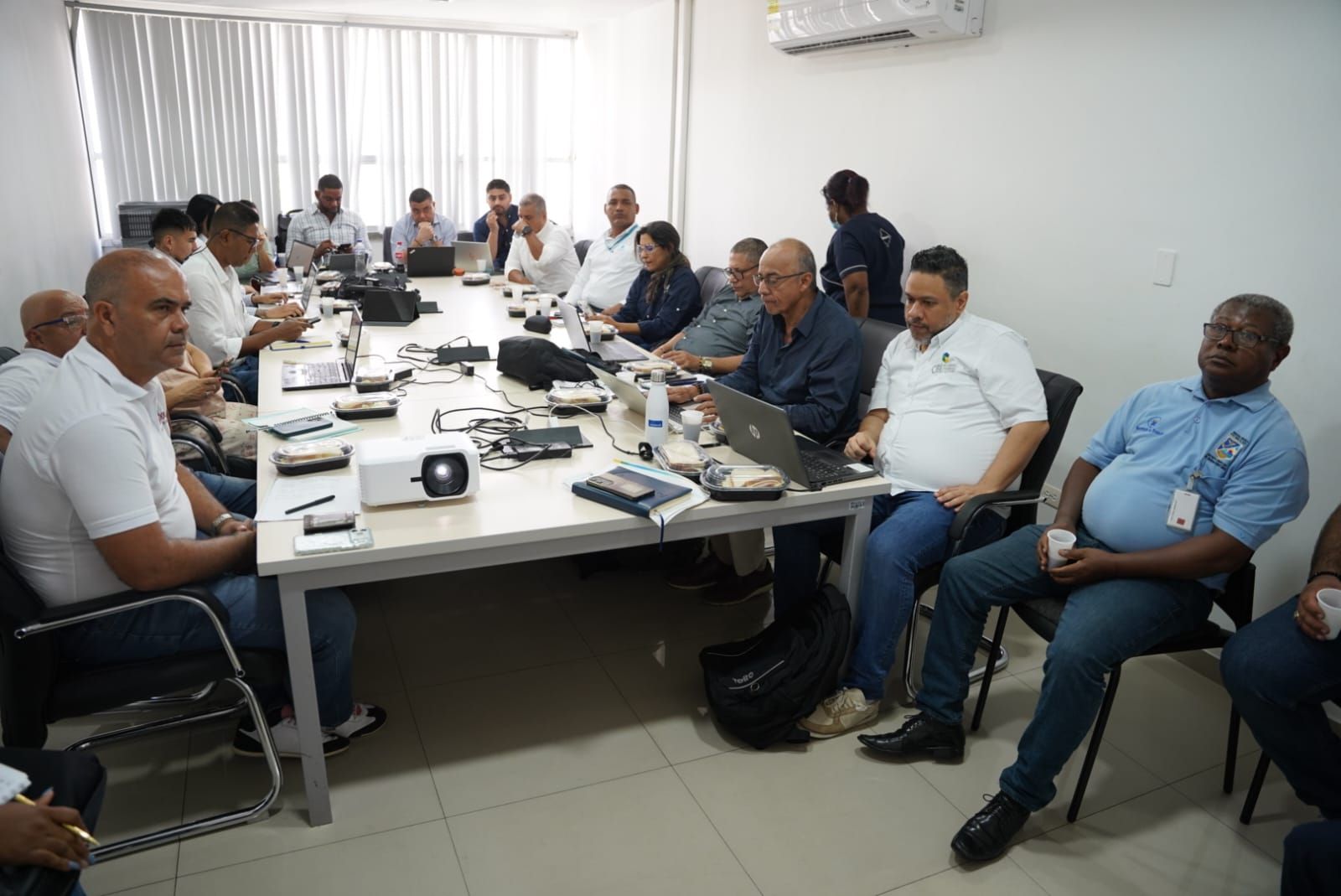 Alcald&iacute;a de Buenaventura destaca avances del plan de choque con gestores de movilidad en la zona portuaria y v&iacute;a alterna