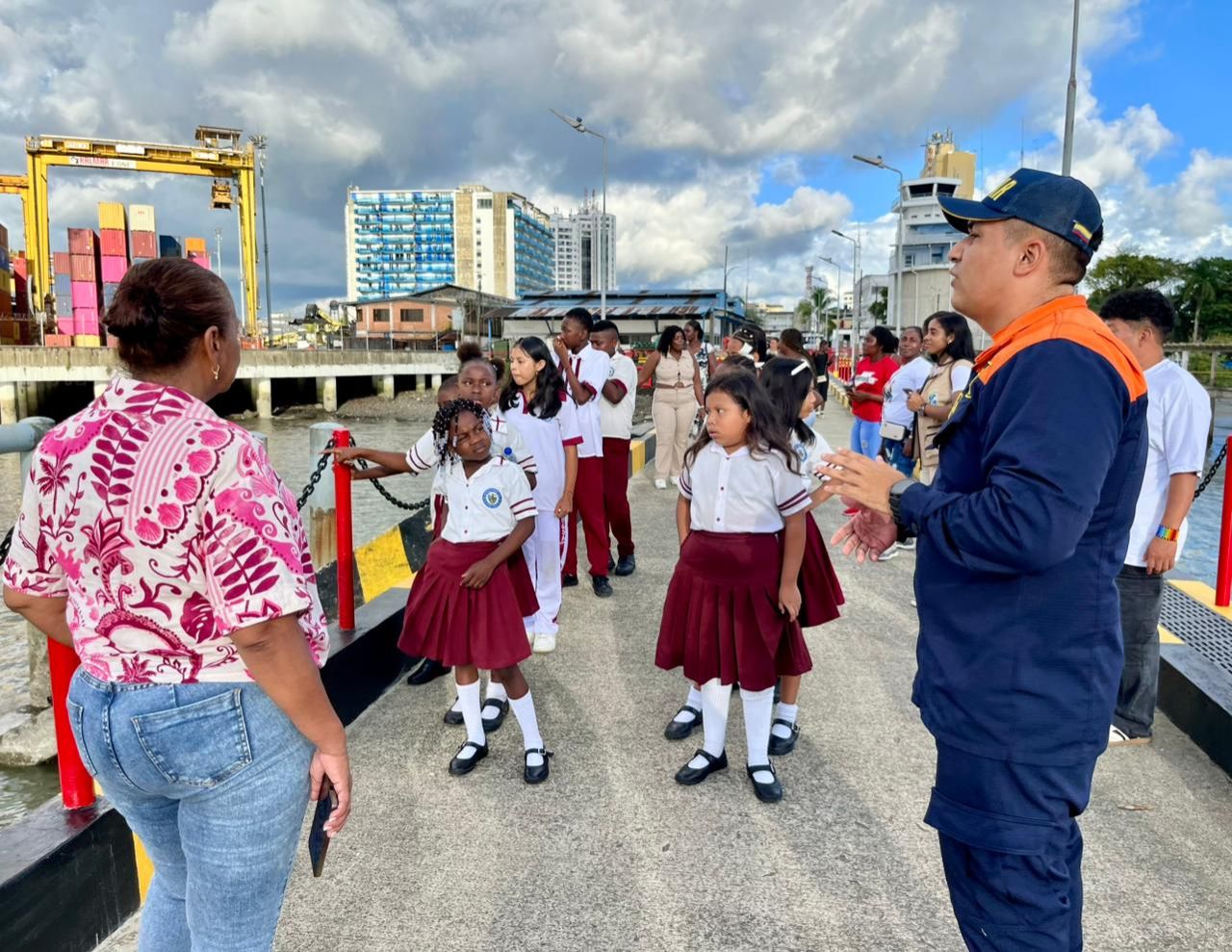 Alcald&iacute;a de Buenaventura fortalece la confianza institucional con recorrido pedag&oacute;gico para estudiantes