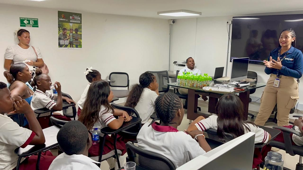 Alcald&iacute;a de Buenaventura fortalece la confianza institucional con recorrido pedag&oacute;gico para estudiantes