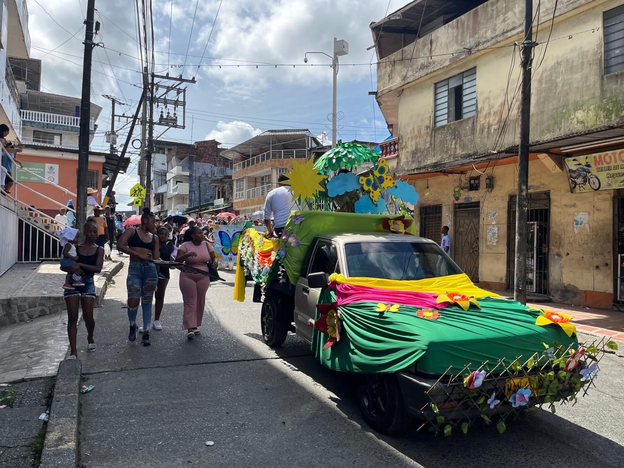 Colorida fiesta por el D&iacute;a de la Ni&ntilde;ez llen&oacute; de alegr&iacute;a, danza y cultura a Buenaventura