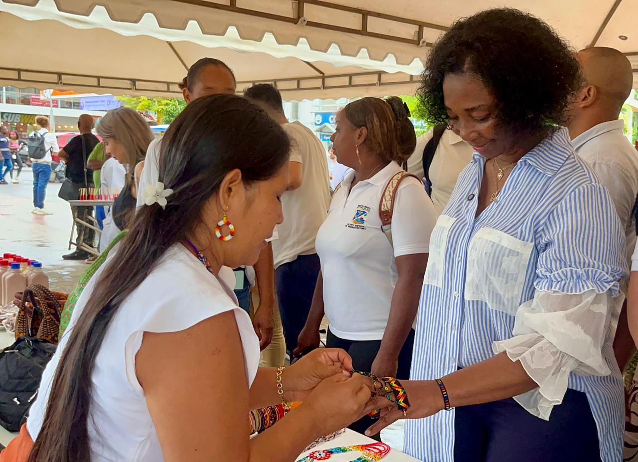 Respaldo institucional a los mercados campesinos fortalece la econom&iacute;a popular y la soberan&iacute;a alimentaria en Buenaventura