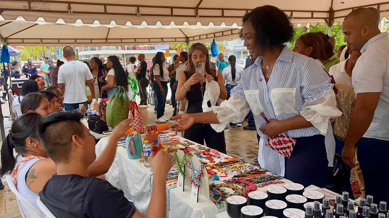 Respaldo institucional a los mercados campesinos fortalece la econom&iacute;a popular y la soberan&iacute;a alimentaria en Buenaventura