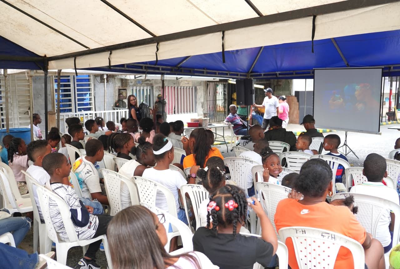 Bellavista vivi&oacute; una jornada de alegr&iacute;a y sana convivencia con Cine al Barrio