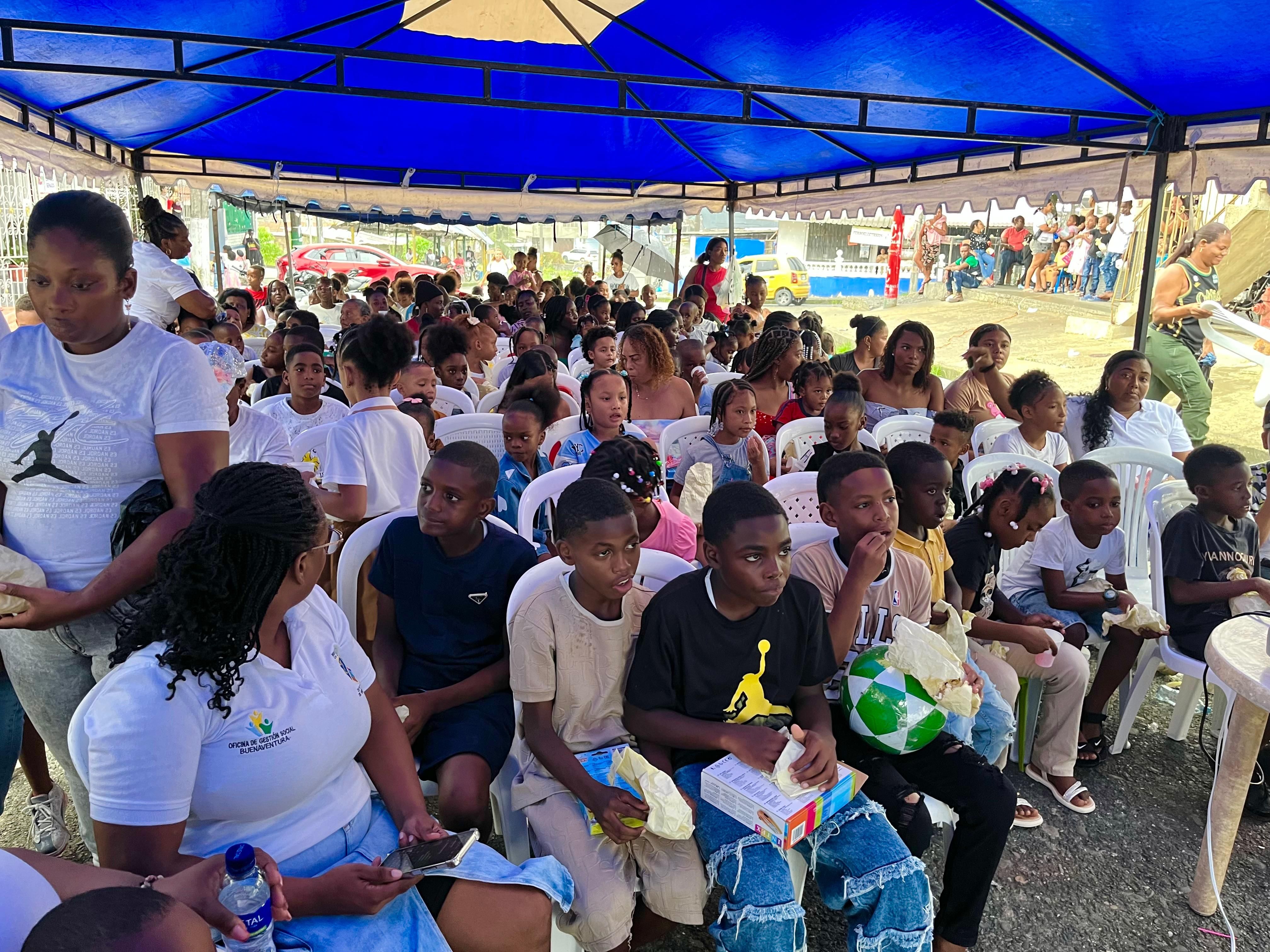 Cine al Barrio llev&oacute; alegr&iacute;a, integraci&oacute;n y sano esparcimiento a la ni&ntilde;ez del barrio Cristal