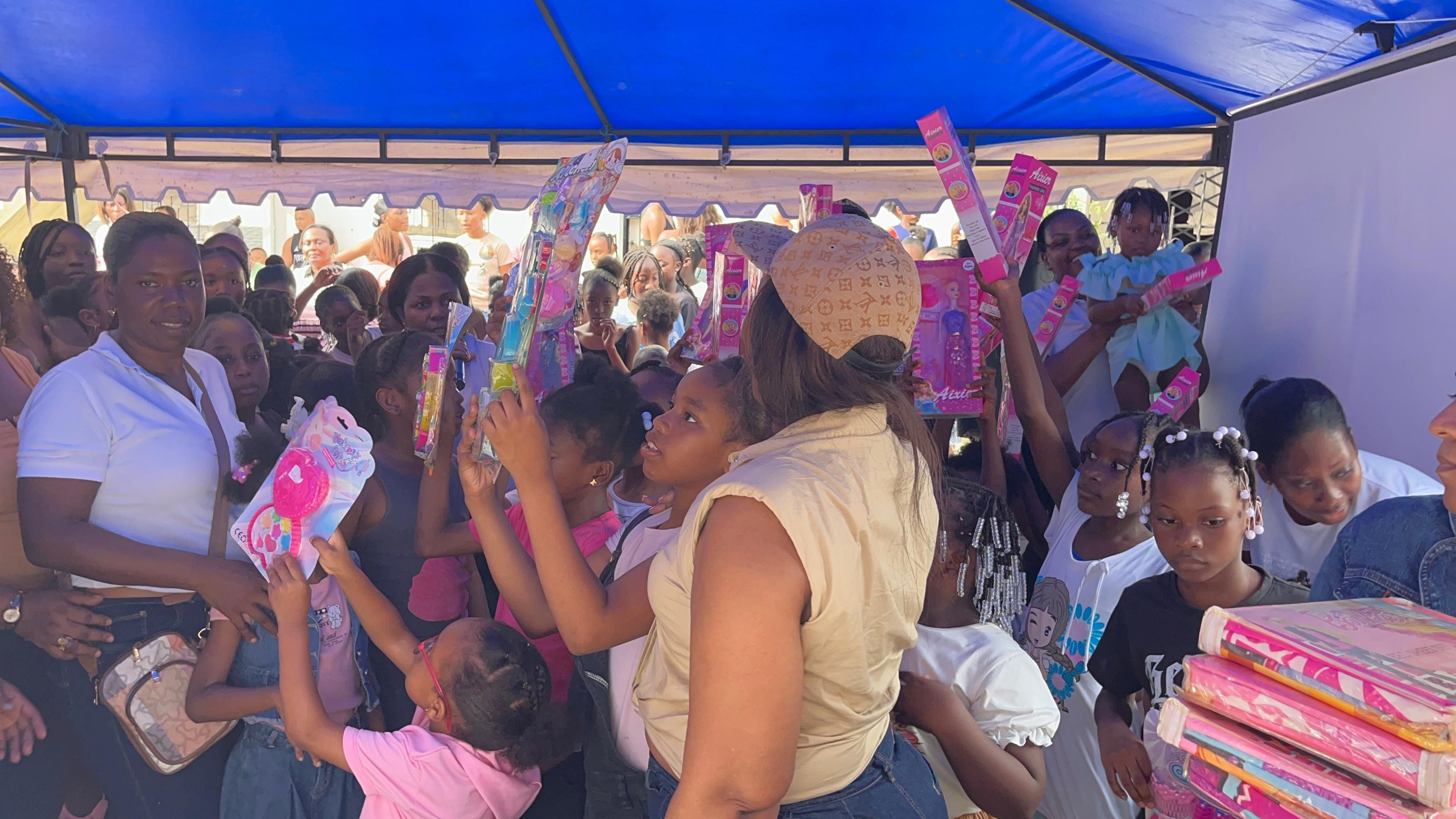 Cine al Barrio llev&oacute; alegr&iacute;a, integraci&oacute;n y sano esparcimiento a la ni&ntilde;ez del barrio Cristal