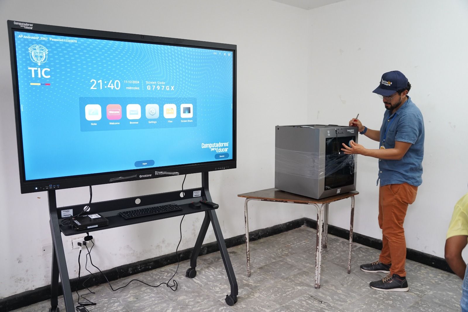 Laboratorios de Innovaci&oacute;n Tecnol&oacute;gica fueron entregados a siete planteles oficiales del Distrito