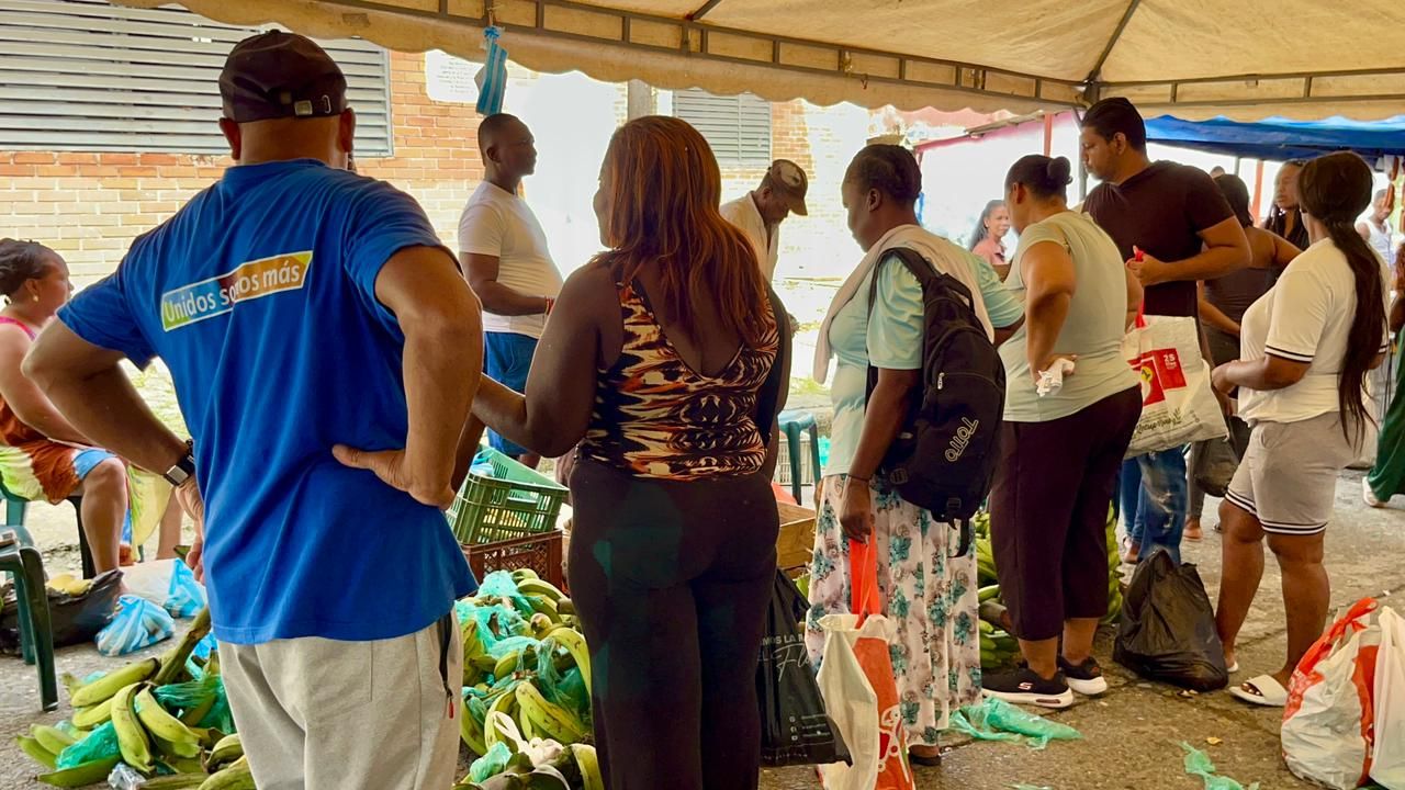 Mercado Campesino fortalece la econom&iacute;a rural y lleva productos frescos a las comunidades urbanas de Buenaventura