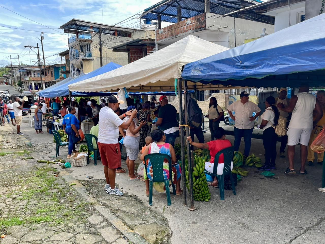 Mercado Campesino fortalece la econom&iacute;a rural y lleva productos frescos a las comunidades urbanas de Buenaventura