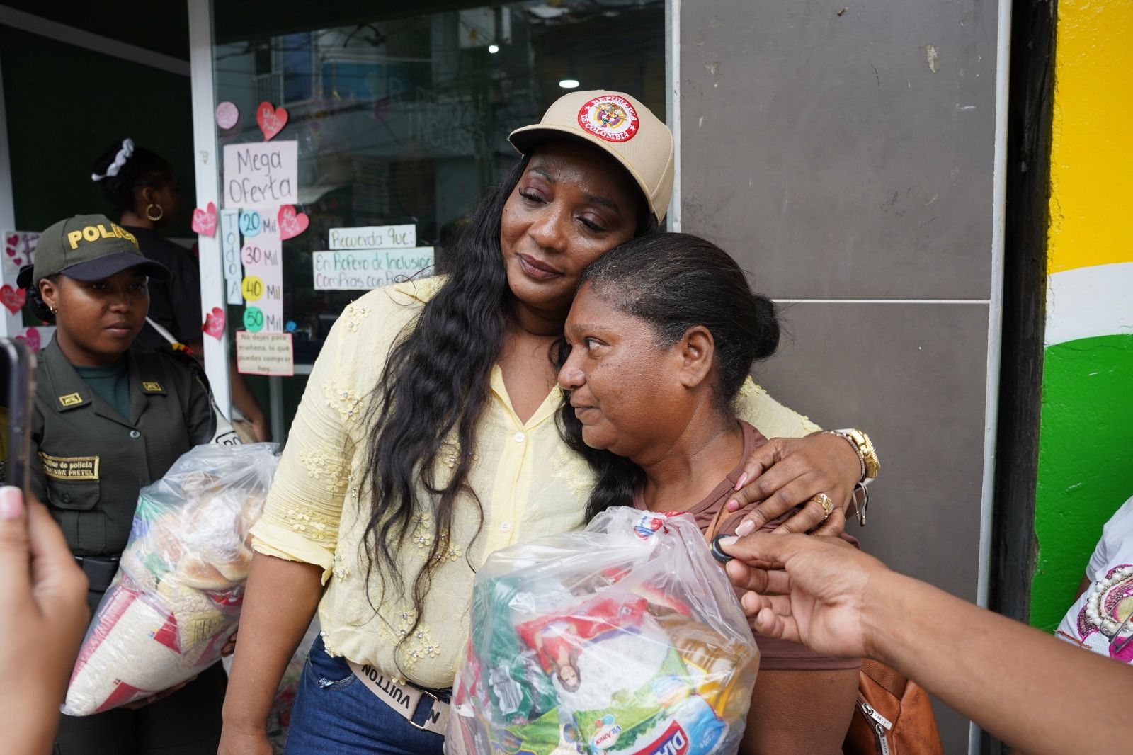 Gestora Social Merlin C&oacute;rdoba Mart&iacute;nez contin&uacute;a llevando atenci&oacute;n y ayudas humanitarias a las comunidades afectadas por la emergencia