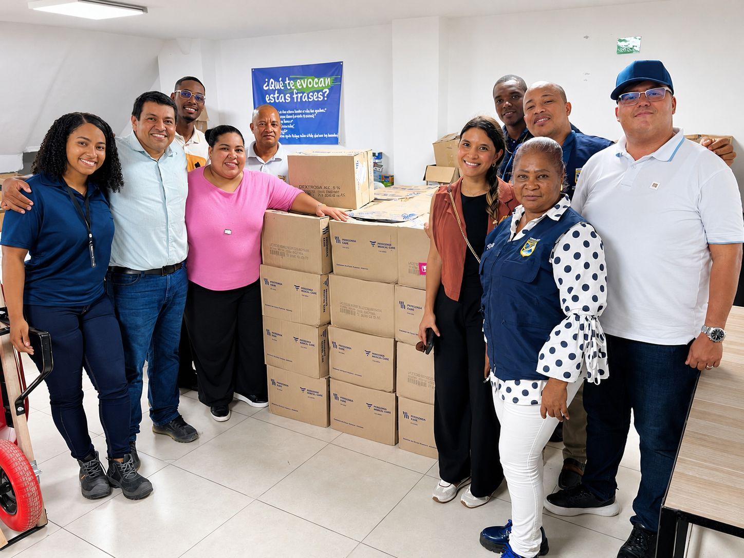 Alcald&iacute;a Distrital y sector empresarial entregan ayudas humanitarias a comunidades de Gamboa y La Inmaculada