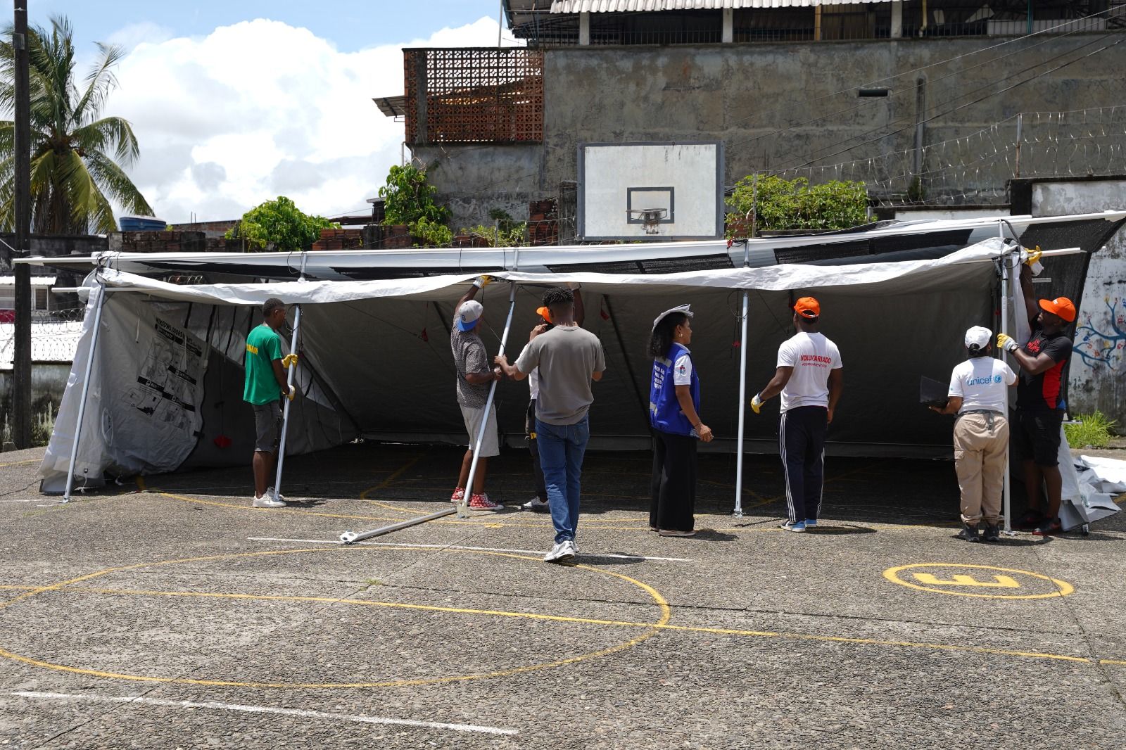 UNICEF implementar&aacute; 10 aulas temporales para que estudiantes puedan estudiar en los planteles m&aacute;s afectados por el terremoto