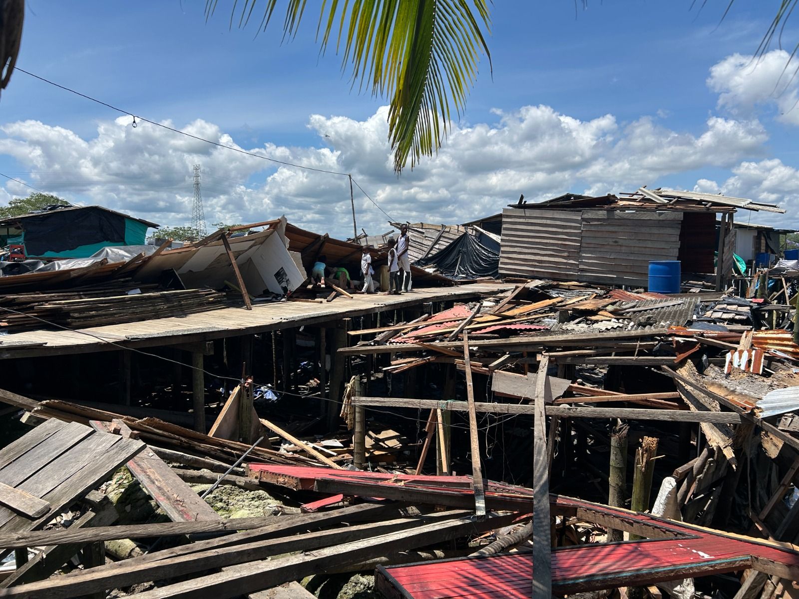 Alcald&iacute;a de Buenaventura verifica el Registro &Uacute;nico Familiar para entregar el bono a las familias damnificadas