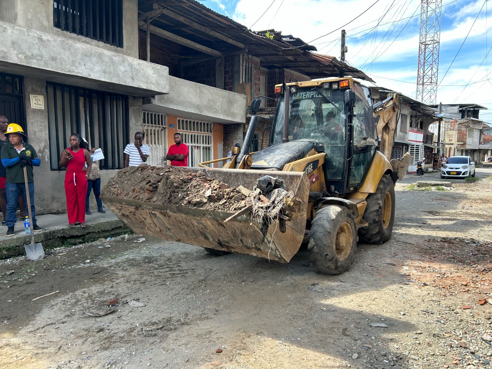 Alcald&iacute;a mantiene recolecci&oacute;n de escombros en barrios de Buenaventura tras el sismo